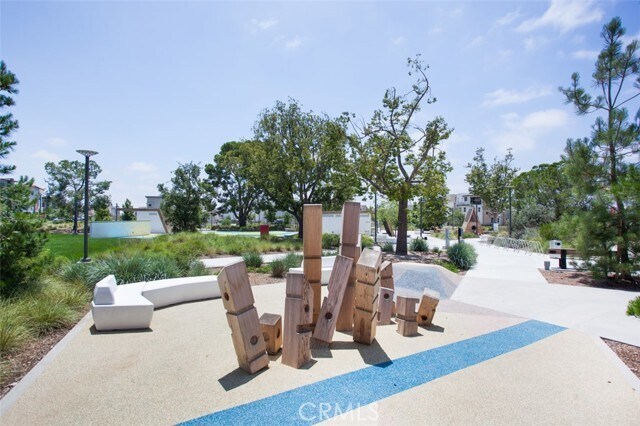 Building Photo - 198 Frame