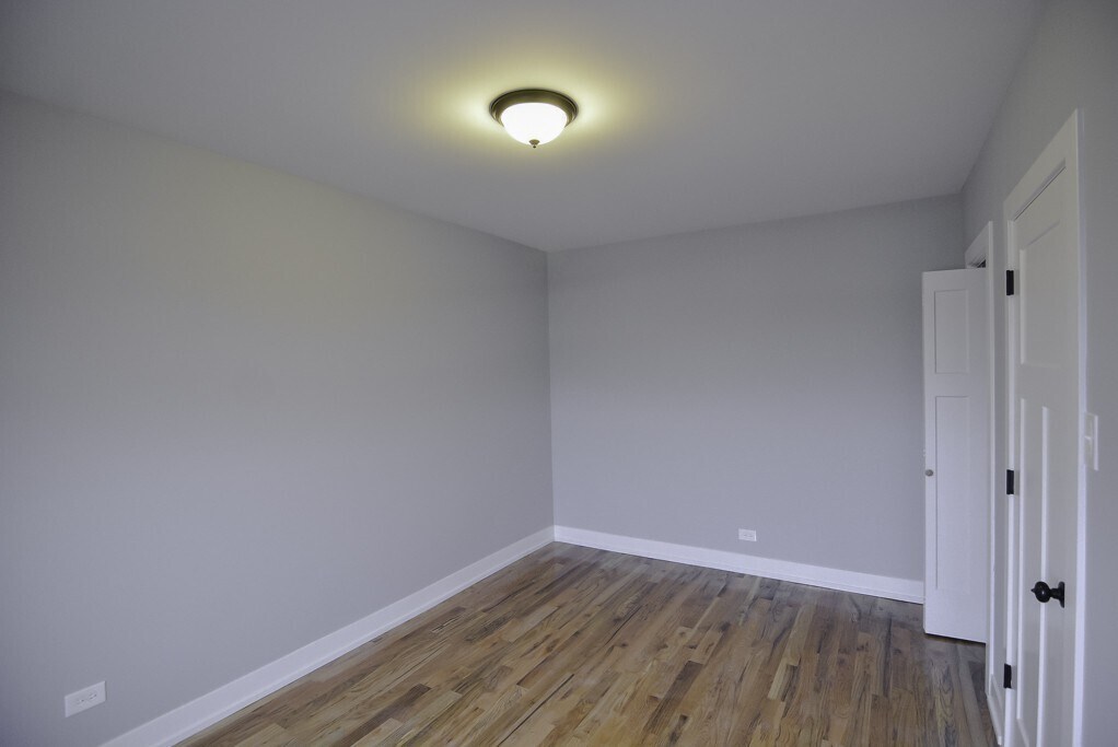 Building Photo - 555 W Arlington