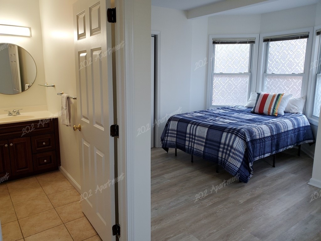 Primary Bath - 9 Pulaski St