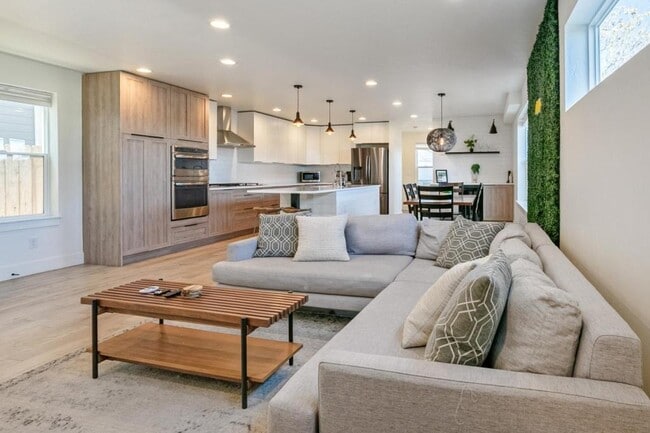 Primary Photo - 3044 N Speer Blvd