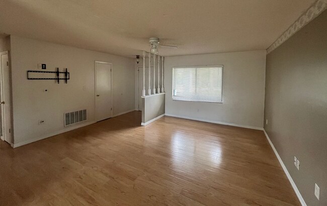 Building Photo - 503 Mark Run