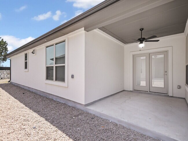 Building Photo - "Charming 3-Bed Condo Retreat with 2 Full Baths – 1475 Sq Ft of Comfort in Georgetown, TX!"