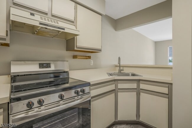 Building Photo - 29 Cheswich Ct