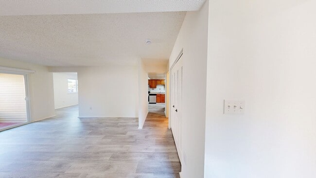 Building Photo - 7197 D Cimarron Ct