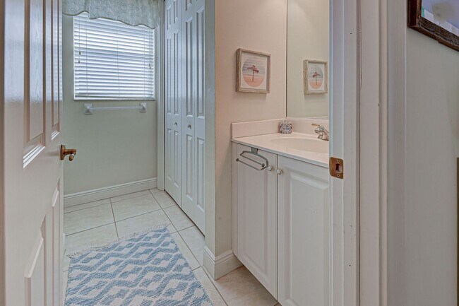 Building Photo - 3br/2ba Pool Home in Venetia