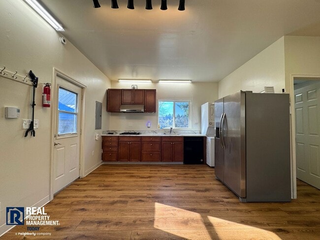 Building Photo - Secluded Studio Near the Water – Washer/Dryer Included!!