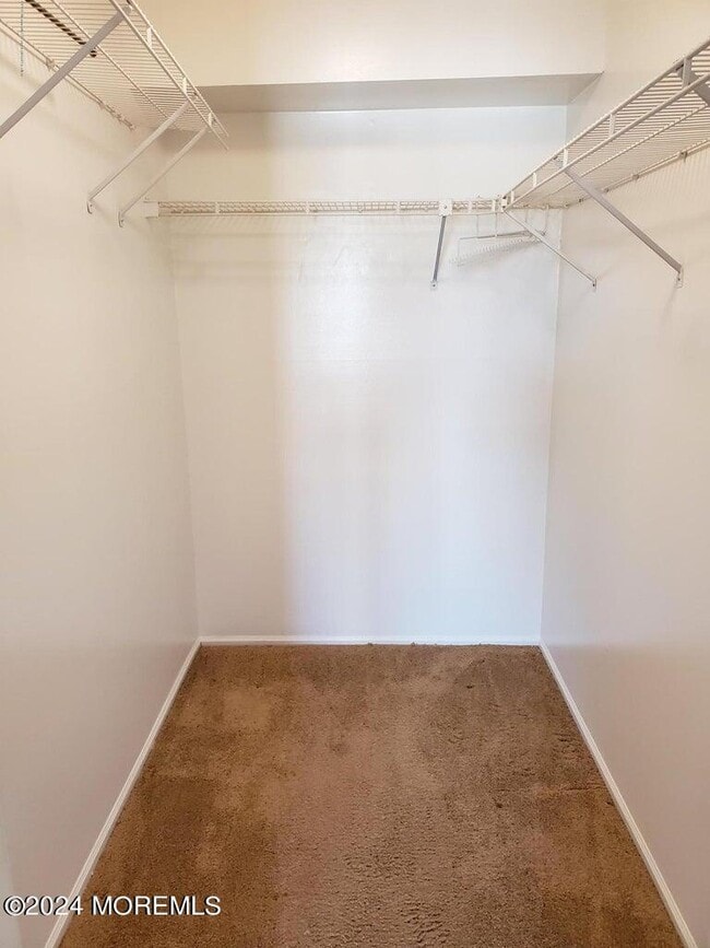 Building Photo - 912 Wellington Pl