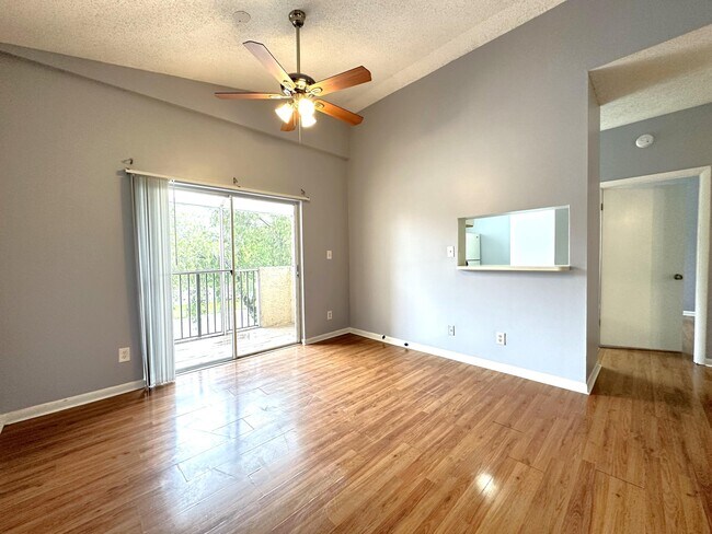 Building Photo - 640 Cypress Club Way
