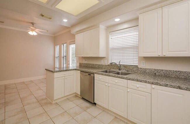 Building Photo - 2422 Dorrington St