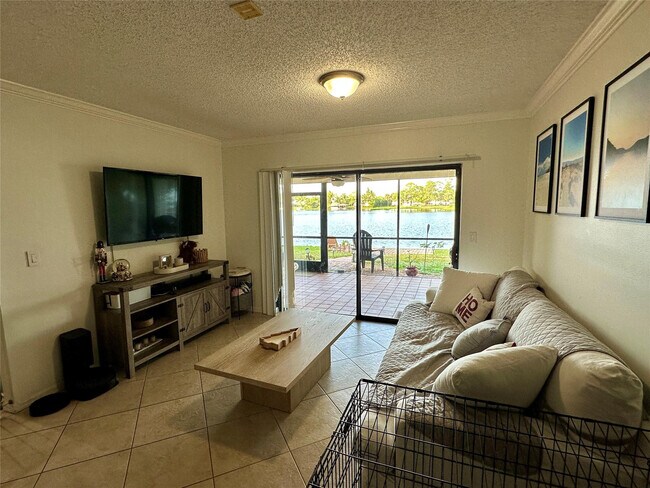 Building Photo - 6657 Paul Mar Dr