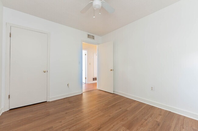 Building Photo - 3159 Wilcox Ave
