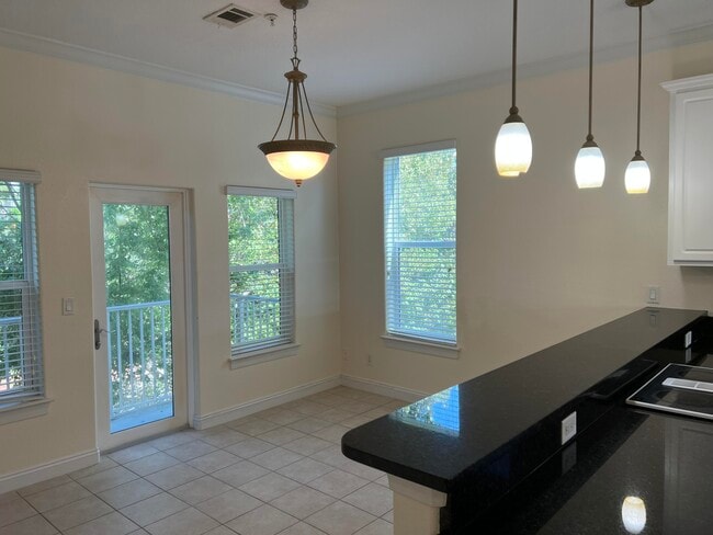 Building Photo - 118 Spires Ln