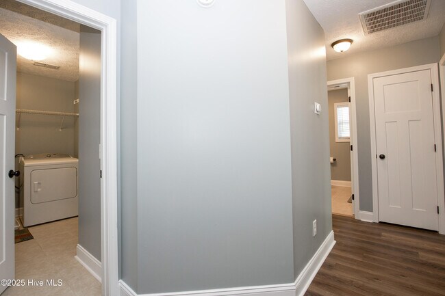 Building Photo - 285 Wheeling Dr