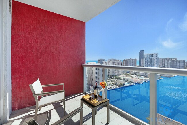 Building Photo - 2602 E Hallandale Beach Blvd