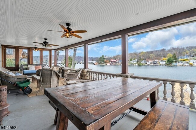 Building Photo - 363 Lakeside Blvd