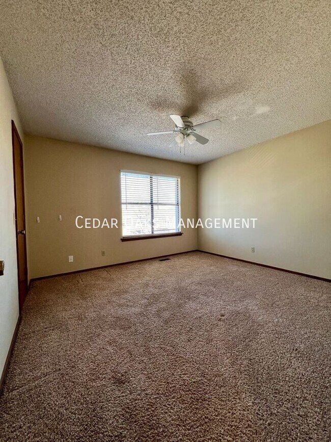 Building Photo - 4098 N Sunflower Cir