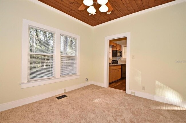 Building Photo - 1015 Martin St