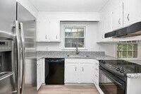 Building Photo - Exquisite South Charlotte Ranch, Move-In R...