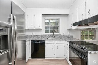 Building Photo - Exquisite South Charlotte Ranch, Move-In R...