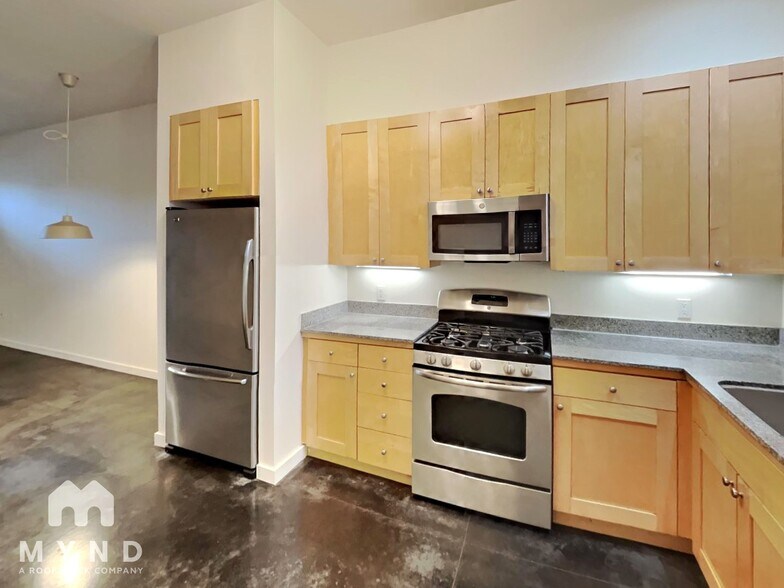 Building Photo - 1222 32nd St