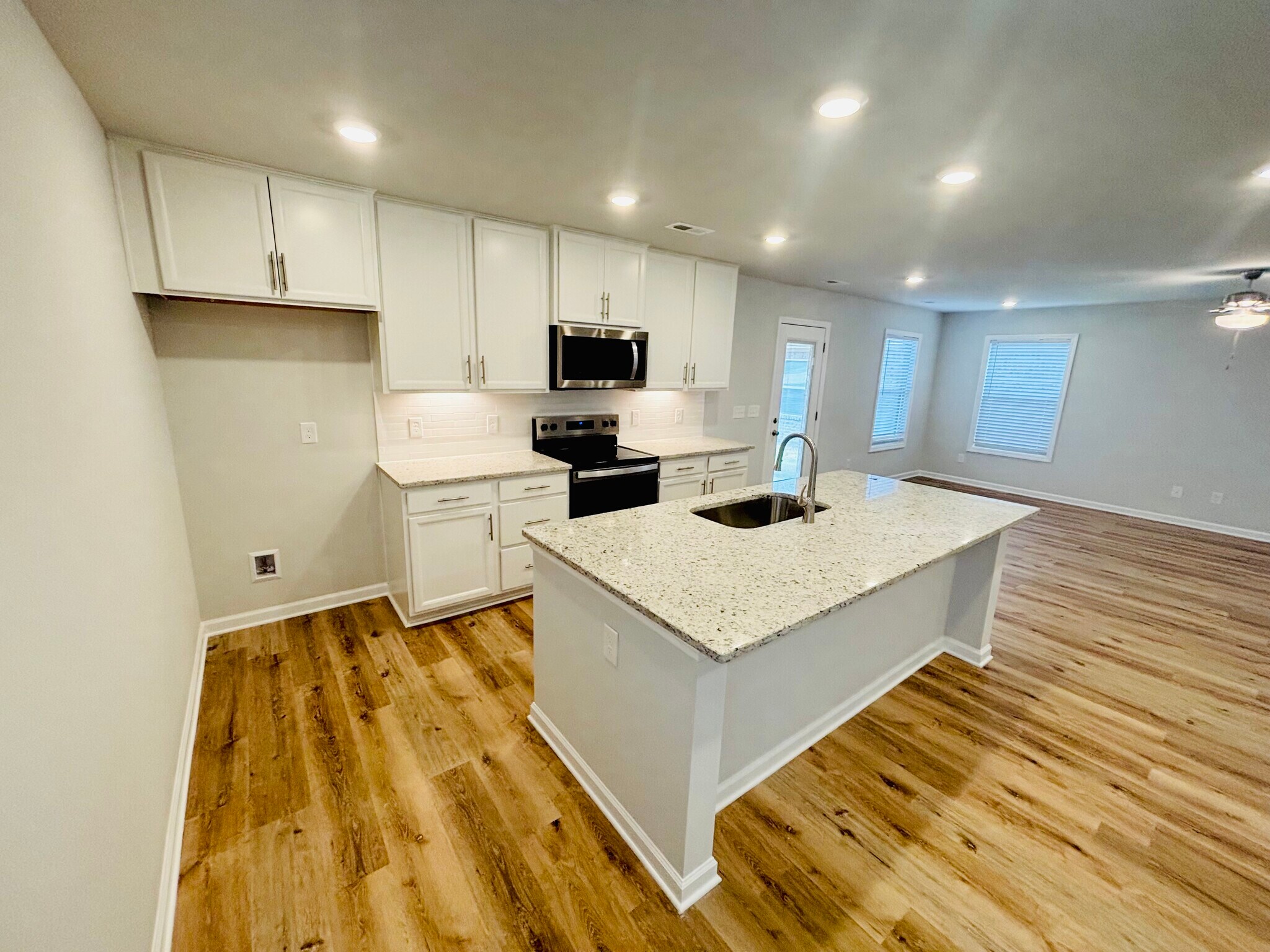 Building Photo - 27935 Chalmers Cir