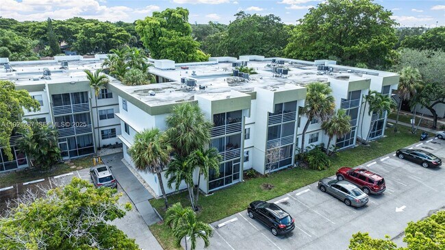 Building Photo - 4215 N University Dr