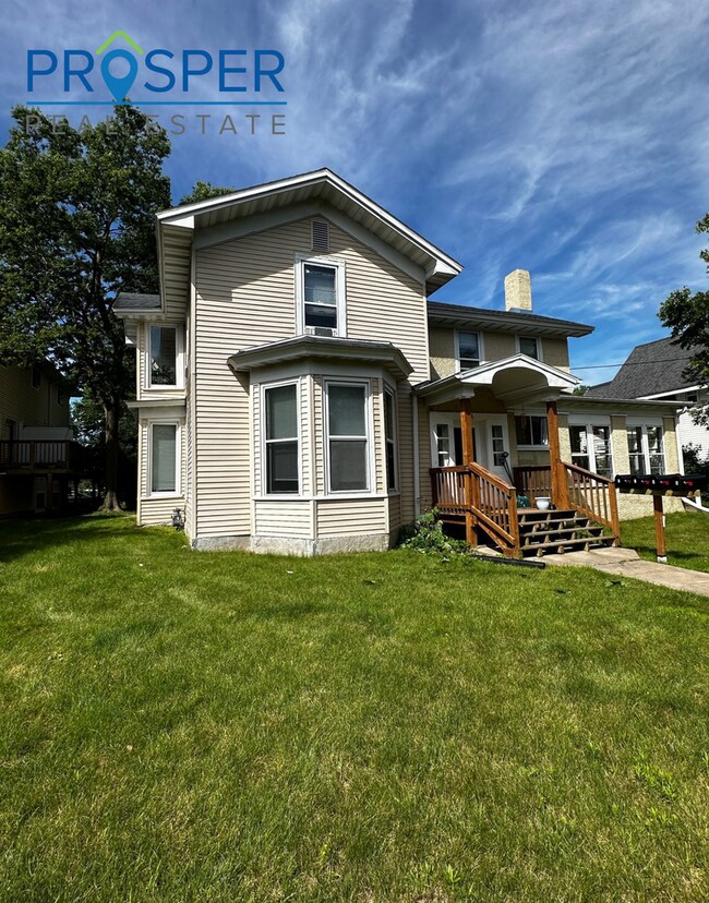 Building Photo - 1236 S Farwell St
