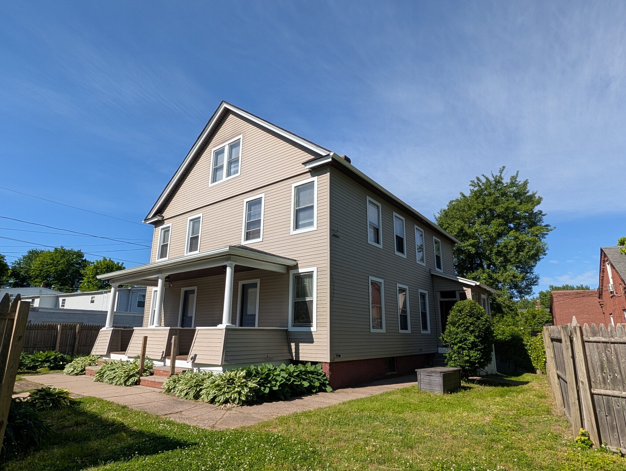 Building Photo - 24 Thompson Ct