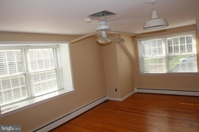 Building Photo - 2371 Terwood Rd