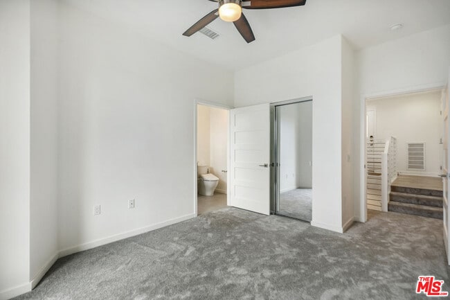Building Photo - 1045 Manzanita St