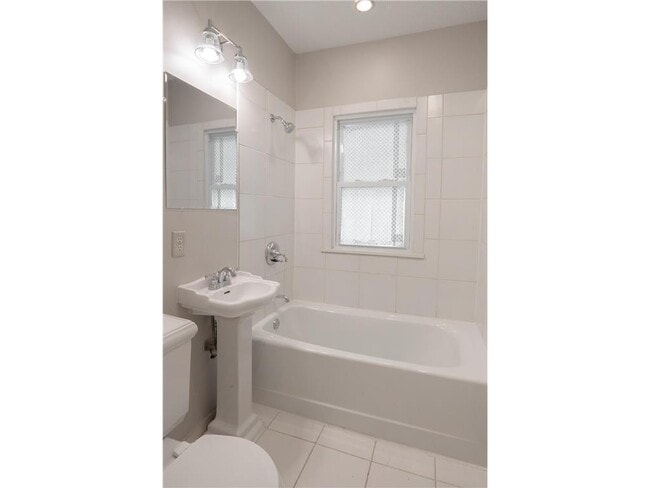 Building Photo - 3555 N Queen Ave