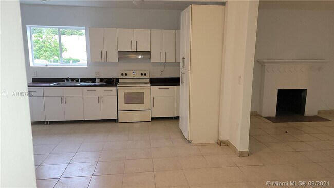 Building Photo - 568 NW 43rd St