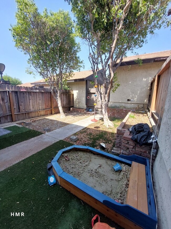 Building Photo - 3 bedrooms 3 baths in San Dimas Glenwood T...