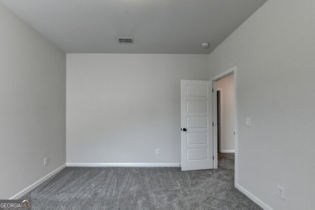 Building Photo - 1854 Westfall Lndg
