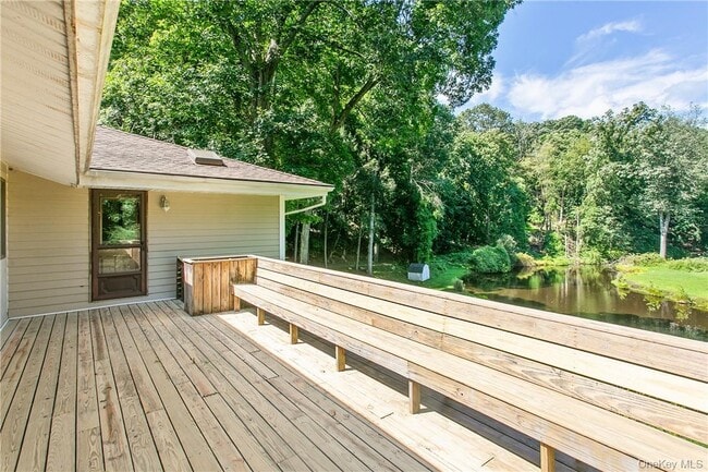 Building Photo - 41 Old Deer Park Rd