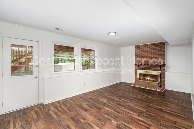 Building Photo - 3903 Hillview Ct