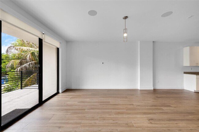 Building Photo - 3265 Bird Ave