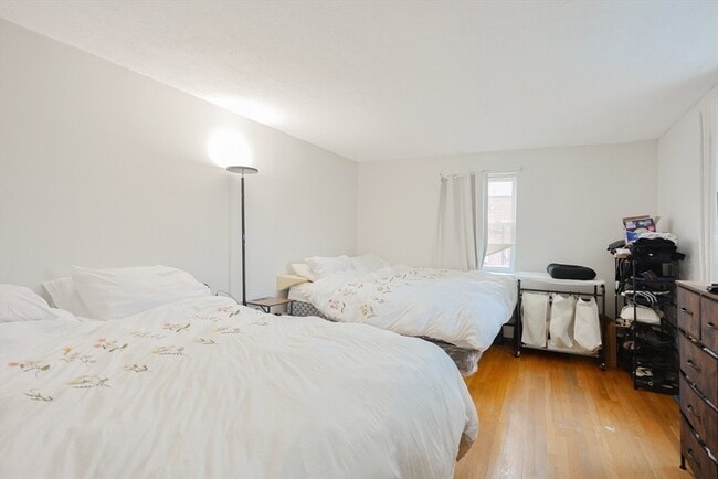 Building Photo - 49 Colborne Rd