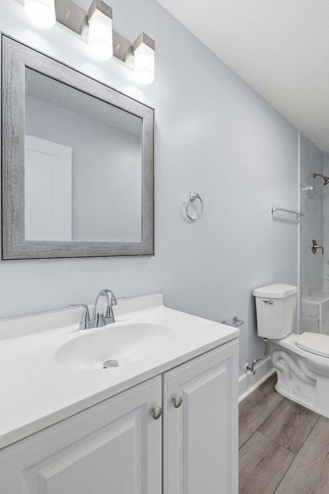 Building Photo - Fully Renovated and Move-In Ready Rental!