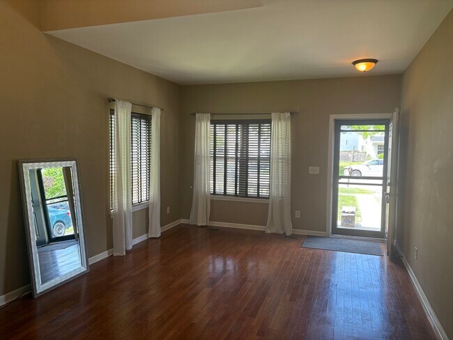Building Photo - 1729 Ramsey Dr