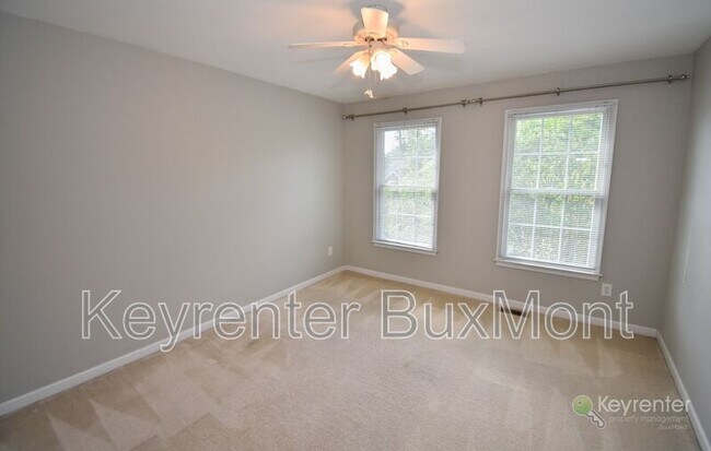 Building Photo - 3727 Green Ridge Rd