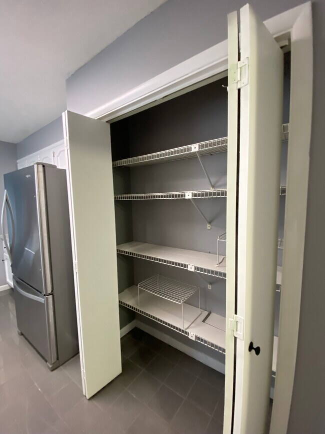 Building Photo - 1188 Glenwood Dr