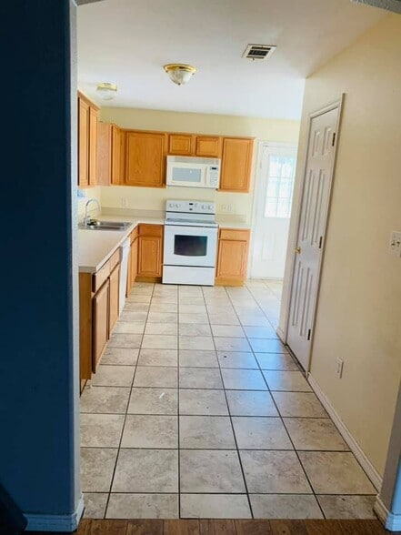 Building Photo - 2907 Dalton St