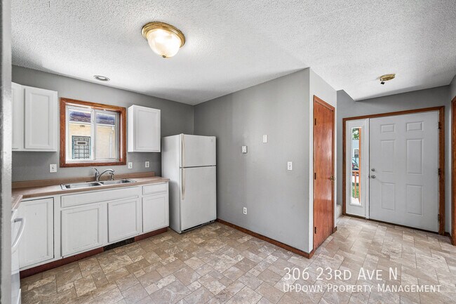 Building Photo - 306 N 23rd Ave