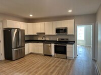 Building Photo - 8-10 Plymouth St