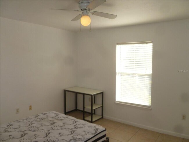 Building Photo - 3800 SW 20th Ave