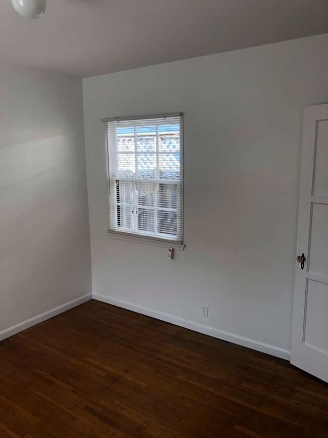 Building Photo - Single Family Home Available for Rent