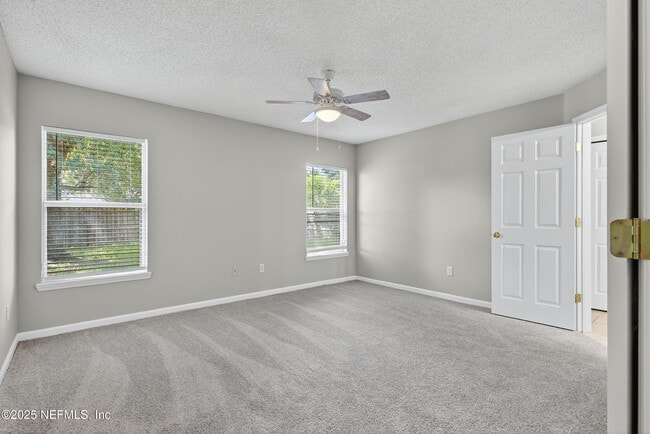 Building Photo - 2821 Cross Creek Dr