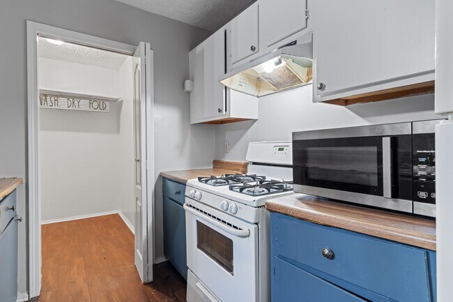 Building Photo - 5324 Ridge Forest Dr