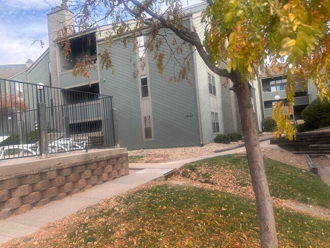 Building Photo - 14160 E Temple Dr